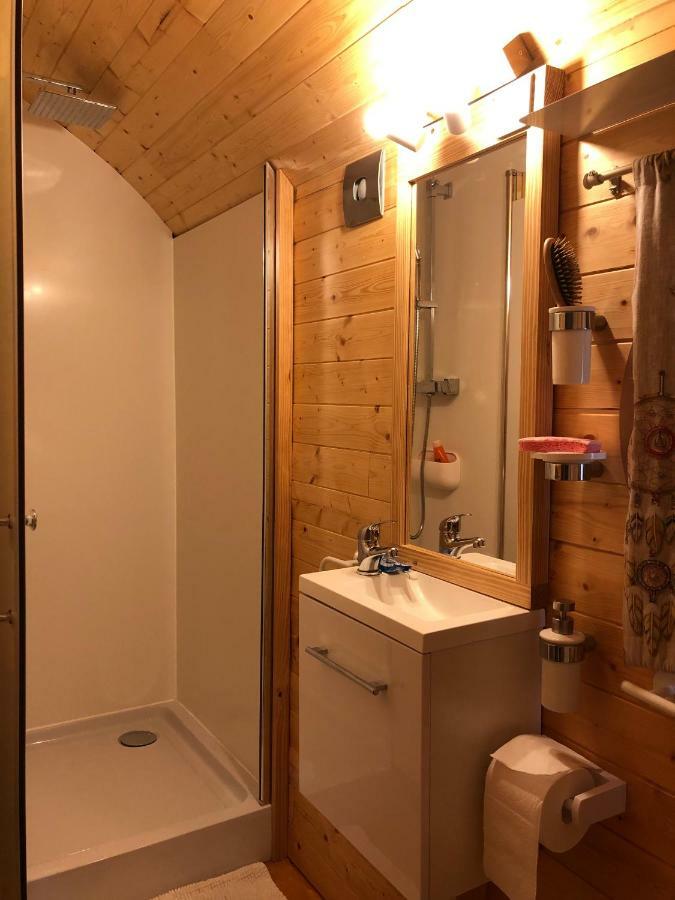 Millygite Chalet-On-Wheels By The River 외부 사진